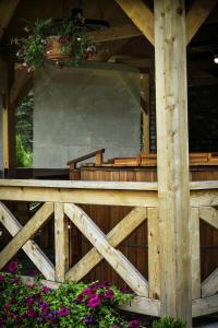 Balkon lub taras w obiekcie Święty Spokój Bieszczady 782-047-324