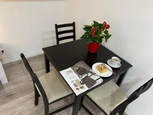 Jídlo v apartmánu nebo okolí + 26 fotografií