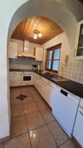 Kuchyňa alebo kuchynka v ubytovaní Chalet Landhaus Einsiedler