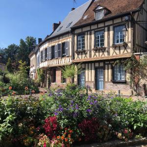 Afbeelding uit fotogalerij van Gite Hotel de maître centre village la Chapelle in Lyons-la-Forêt