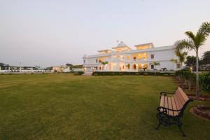 Zahrada ubytování Umaid Farm Resort- A Legancy Vintage Stay In Jaipur