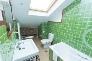 A bathroom at Hotel Rural Casa Xusto