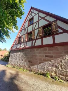 Galeriebild der Unterkunft Ferienwohnung Kunst und Kulturschuppen Hasenmühle in Kammerstein
