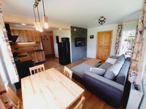 Kuchyň nebo kuchyňský kout v ubytování Honey apartments