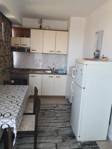 Kuchyňa alebo kuchynka v ubytovaní Apartments Kresic