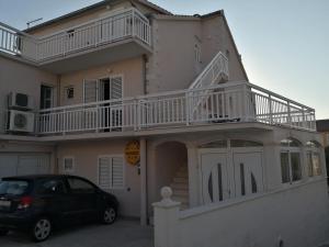Budova, v ktorej sa apartmán nachádza