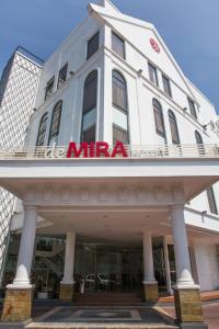Imagen de la galería de DeMira Hotel, en Surabaya