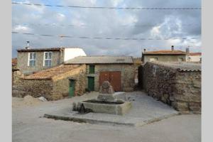 Fotografie z fotogalerie ubytování Casa rural 4 Chimeneas v destinaci Navalespino