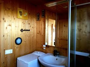 A bathroom at Lava House on the Ocean