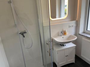 Ένα μπάνιο στο Appartments Siegenburg +6 φωτογραφίες