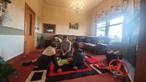 Posezení v ubytování Homestay On Queen