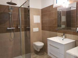 Kupatilo u objektu Appart hotel sathonay rillieux Lyon