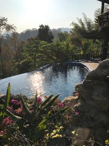 Galeriebild der Unterkunft Tafelberg detached bungalow with swimming pool in Chiang Rai