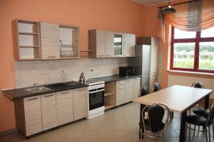 Virtuvė arba virtuvėlė apgyvendinimo įstaigoje Pokoje nad Nysą Olszyna