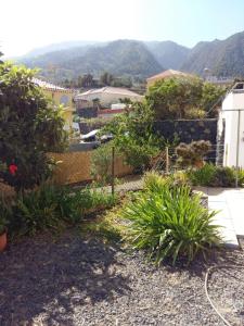 A general mountain view or a mountain view taken from the holiday home