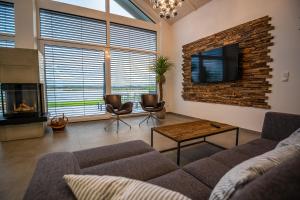 A seating area at Mein Beach House