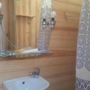 Ett badrum på Eldorado Yurt