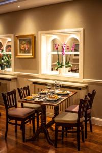 Fotografie z fotogalerie ubytování Gullane's Hotel v destinaci Ballinasloe