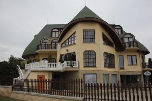 Hoone, kus hotell asub