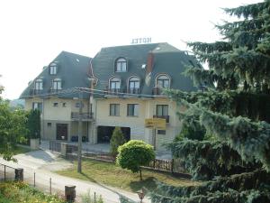 Hoone, kus hotell asub
