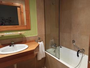 Kúpeľňa v ubytovaní hotel gueñes