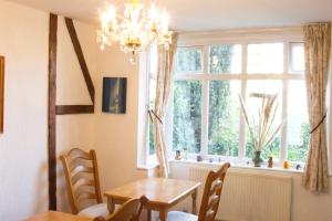 Gallery image of Moss Cottage in Stratford-upon-Avon
