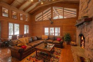Un lugar para sentarse en Log Cabin On The Stream Sundance, Utah