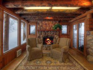 Un lugar para sentarse en Log Cabin On The Stream Sundance, Utah