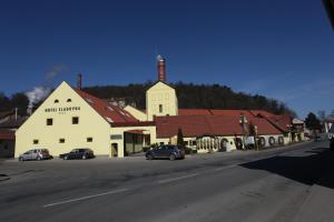 Budova, v ktorej sa hotel nachádza