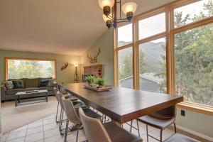 Gallery image of *Home Away From Home Cabin in the Mountains* in Cascade-Chipita Park