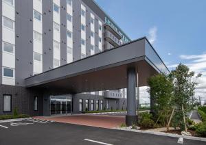 an external view of a building at Hotel Route-Inn Ichihara in Ichihara