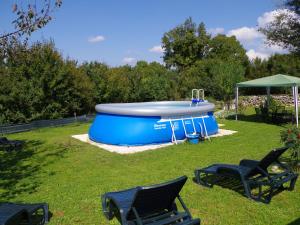Fotografie z fotogalerie ubytování Holiday Home in Šajini with Pool near Beach v destinaci Šajini + 32 fotografií