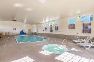 Bazén v ubytování Quality Inn & Suites Downtown Walla Walla nebo v jeho okolí