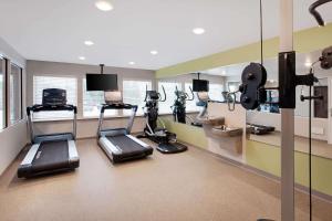 The fitness centre and/or fitness facilities at WoodSpring Suites Plano - North Dallas