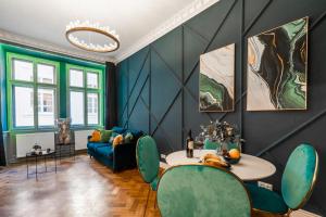 Charles Bridge Suite by Riverside休息區
