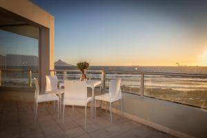 Imagen de la galería de Spacious Luxury 3 Bedroom Apartment B401 Sea Spray, en Ciudad del Cabo