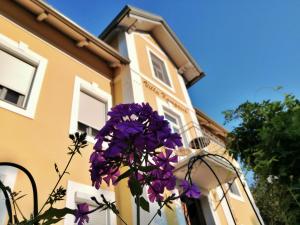 Budynek, w którym mieści się apartament