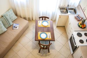 Imagem da galeria de Santorini Med Homes - Sunday Apartment em Mesaria