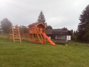 Zona de joacă pentru copii de la Edelstein Ferienwohnung Philippsreut