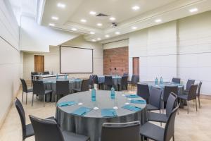 Konferenční prostory v ubytování Occidental Sevilla Viapol + 37 fotografií