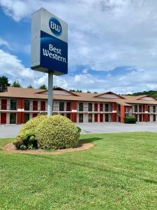 a best western sign in front of a building at Best Western of Murphy in Murphy