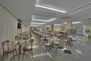 Restaurace v ubytování Astron Suítes São José dos Pinhais by Nobile