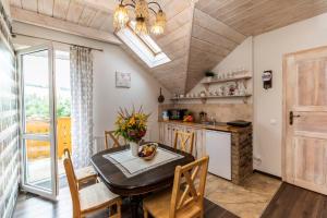 Køkken eller tekøkken på Apartamenty Zielona Owieczka