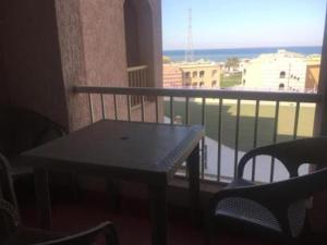 A balcony or terrace at Studio chalet Porto South Beach families