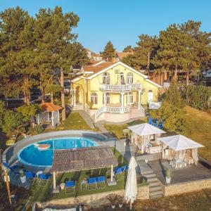 Bazén v ubytování Prenociste Dunav 97 K6 nebo v jeho okolí
