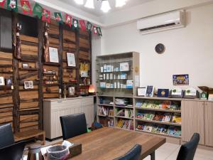 Die Bibliothek im Privatzimmer