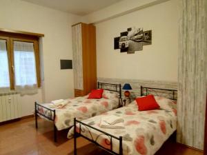 A bed or beds in a room at Suite art Pigneto