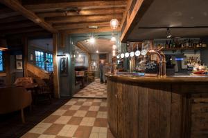 Lounge nebo bar v ubytování The Ostrich Inn Colnbrook London Heathrow