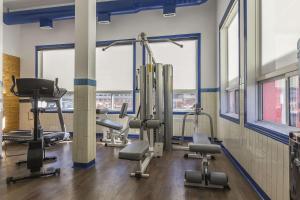 Γυμναστήριο ή/και όργανα γυμναστικής στο Comfort Inn & Suites