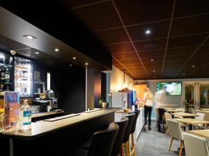 Veitingastaður eða matsölustaður á Kyriad DIRECT Saint Brieuc - Parc des Expositions